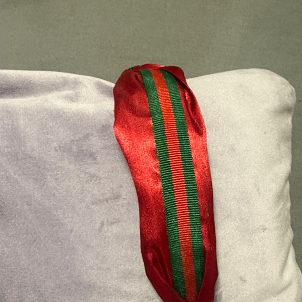 Elegant Red and Green Headband - Picture 4 of 7